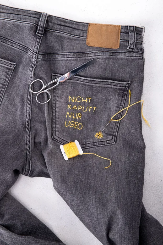 Projekt fiktive leaf Initiative Stick auf Textil