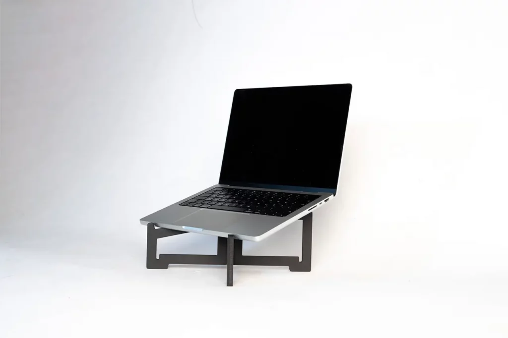 Laptopständ Produktfoto mit Macbook